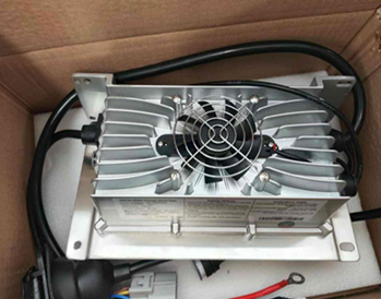 Fast Charger (full in 5-6 hours)